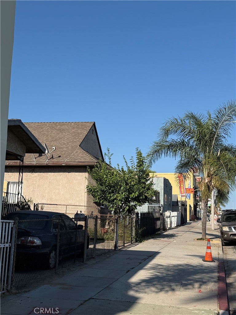 4227 E Cesar E Chavez