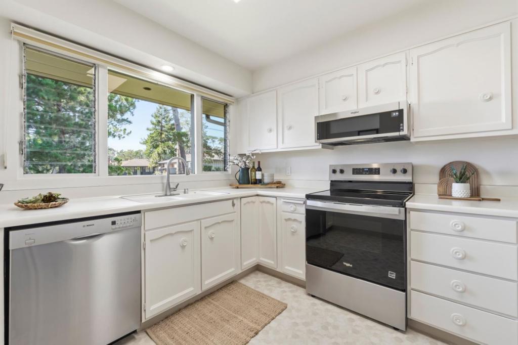 81 Del Mesa Carmel