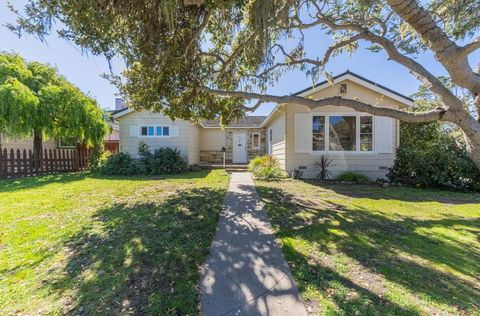 Photo of 665 Hillcrest Avenue, Pacific Grove, CA 93950 (MLS # ML82038589)