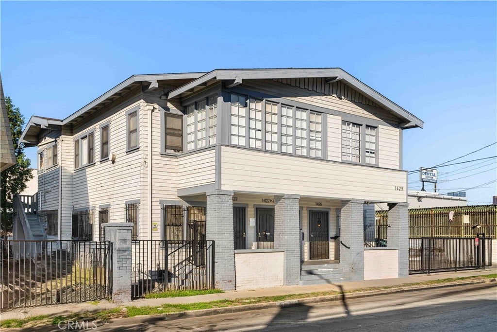 1425 W 18th St. 4