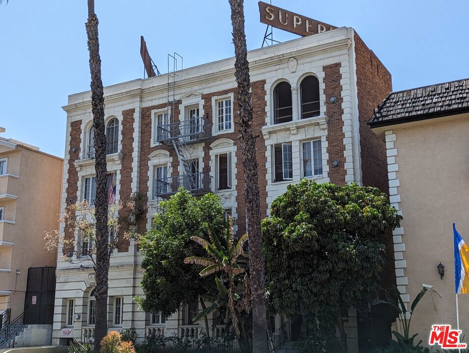 The Superba Apartments are Convenient to LACC & Hollywood. 12 months minimum lease. Water & Gas Paid; Tenant pays Electric. Cats & Small Dogs Ok w/Pet Rent. No parking available with the building - Street parking only. Shown by appt only; No Walk-Ins. ONE MONTH FREE OAC!