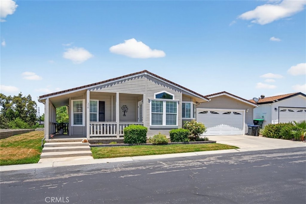 10961 Desert Lawn Drive 394