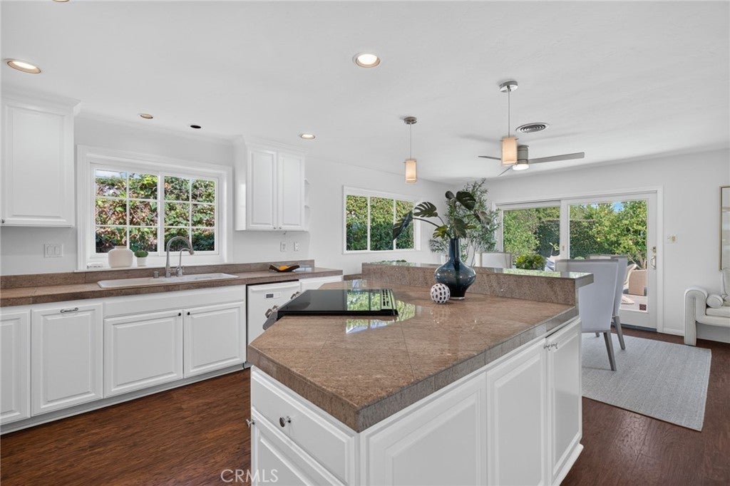 410 Lenwood, Costa Mesa CA 92627 - Photo 15