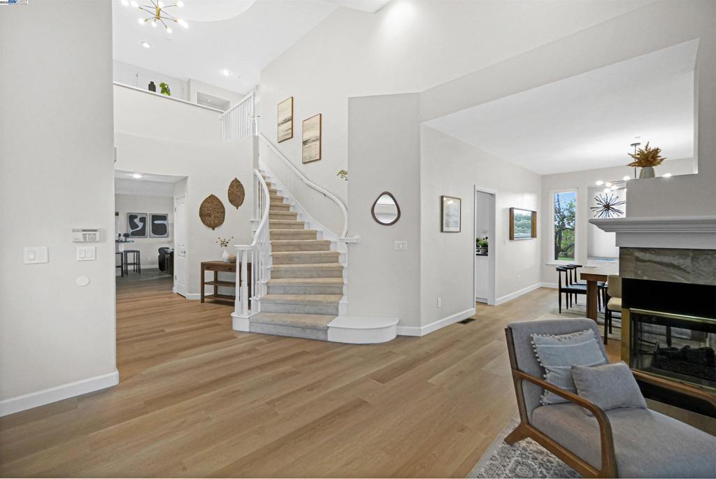 PROMINENCE - Residential