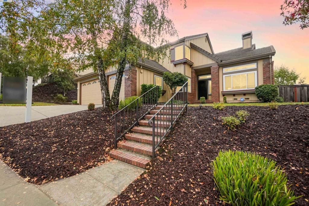 Photo of 28475 Fox Hollow Dr Dr, Hayward, CA 94542 (MLS # 41117854)