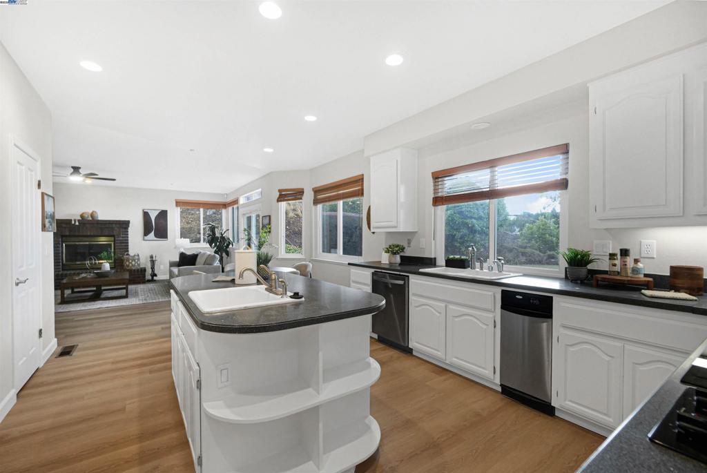 PROMINENCE - Residential