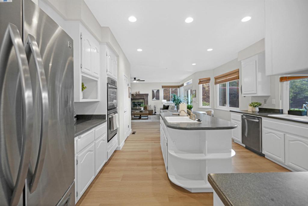 PROMINENCE - Residential