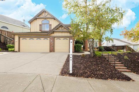 Photo of 28475 Fox Hollow Dr Dr, Hayward, CA 94542 (MLS # 41117854)