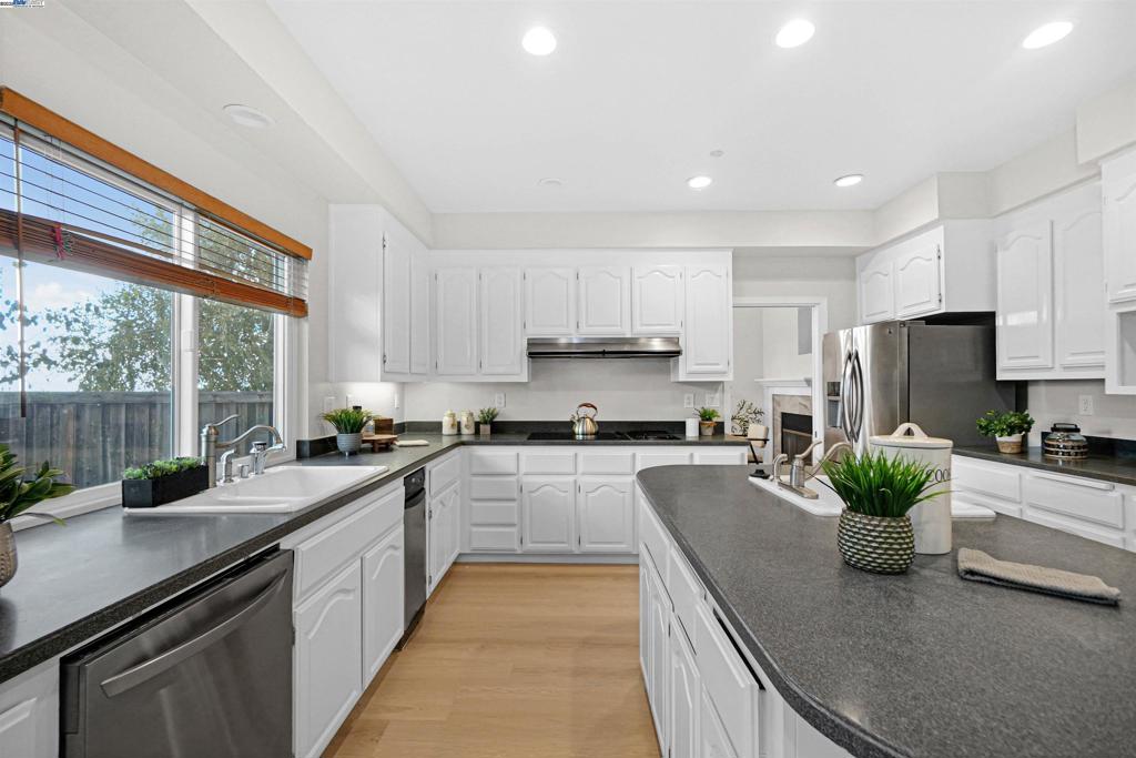 PROMINENCE - Residential