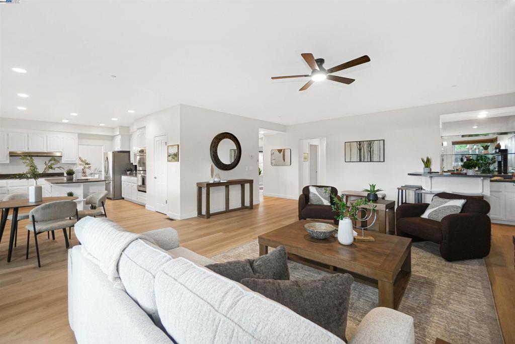 PROMINENCE - Residential