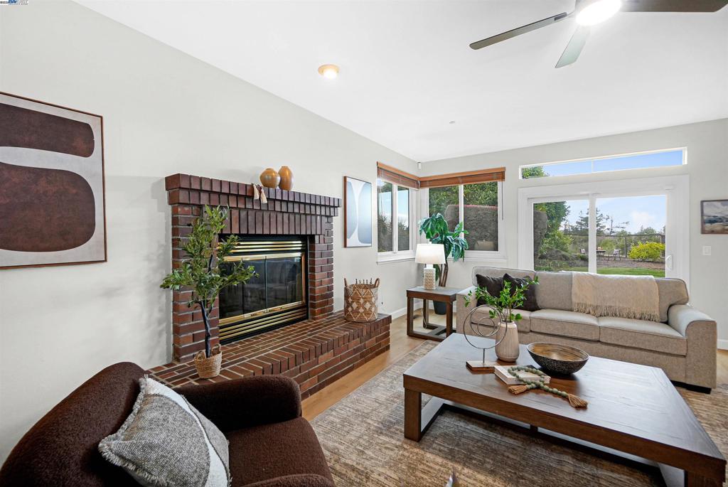 PROMINENCE - Residential