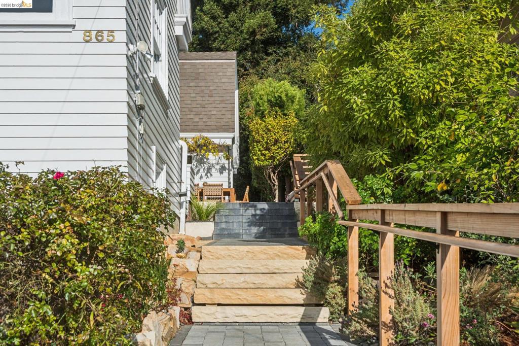865 Contra Costa Ave