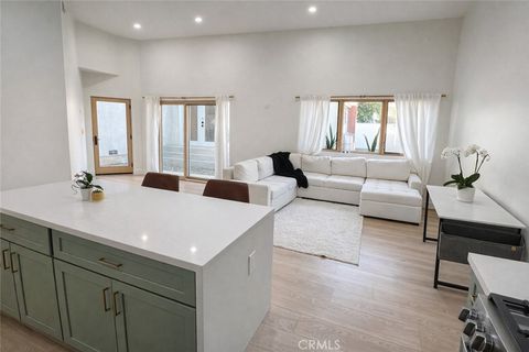 Photo of 3636 Gardenia Ave #A, Long Beach, CA 90807 (MLS # SB25278896)