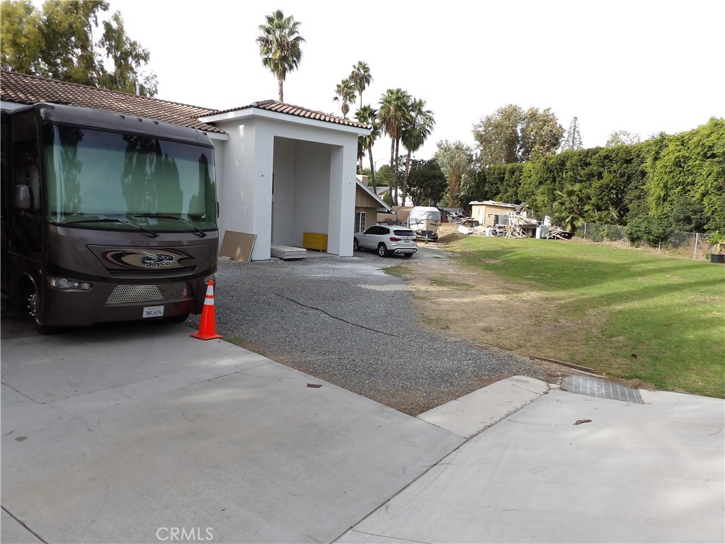 5596 Mountain View Avenue