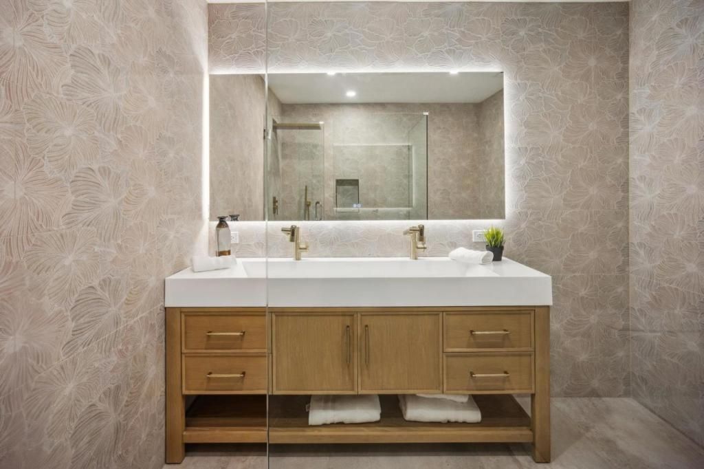 listing image 130727998869515082988