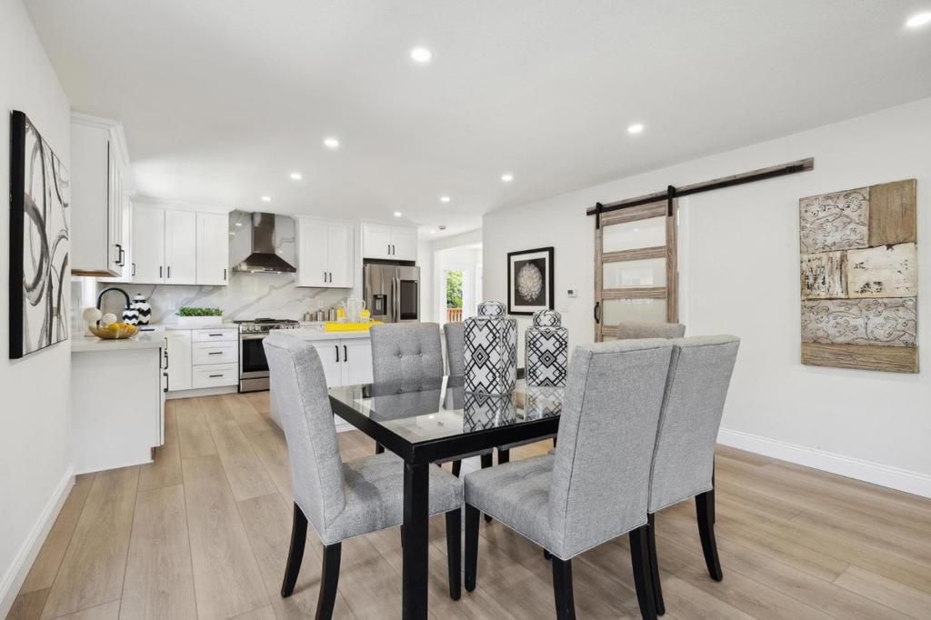 listing image 130728001459210053968