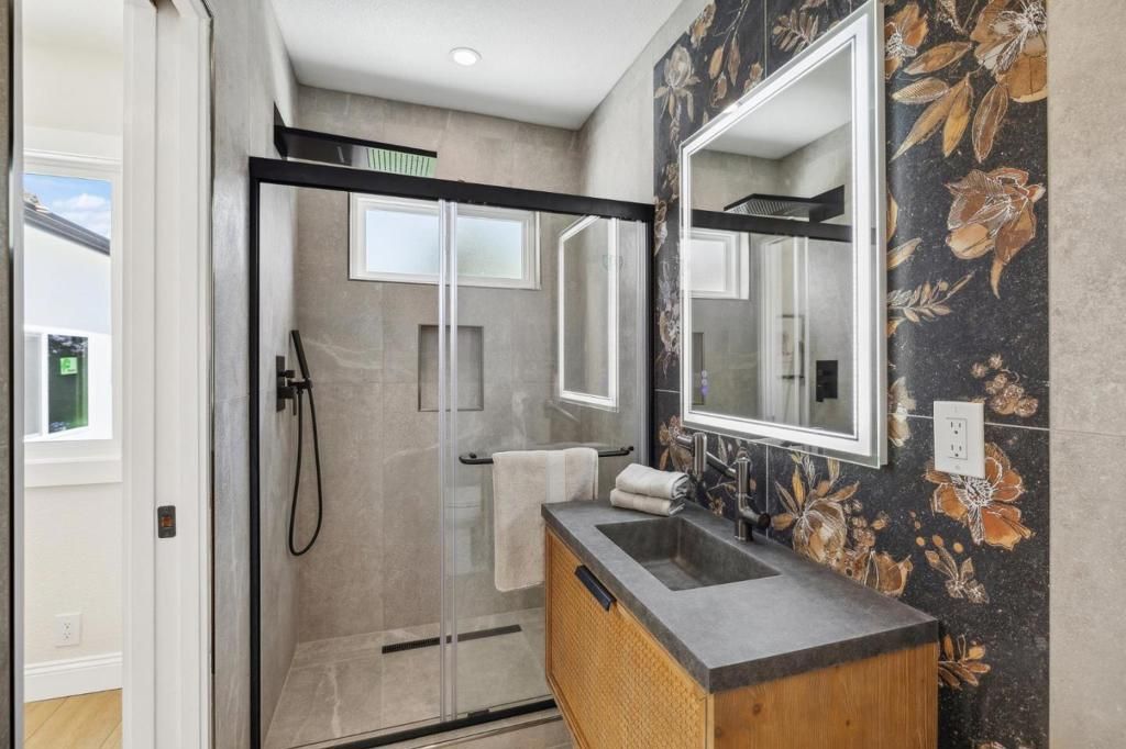 listing image 130725026985746667525