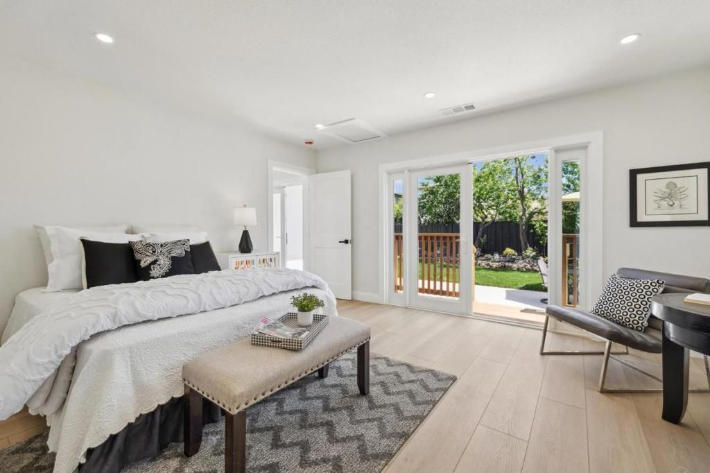 listing image 130727722419080484951