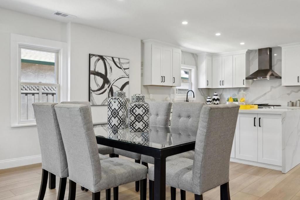 listing image 130721055025316593262