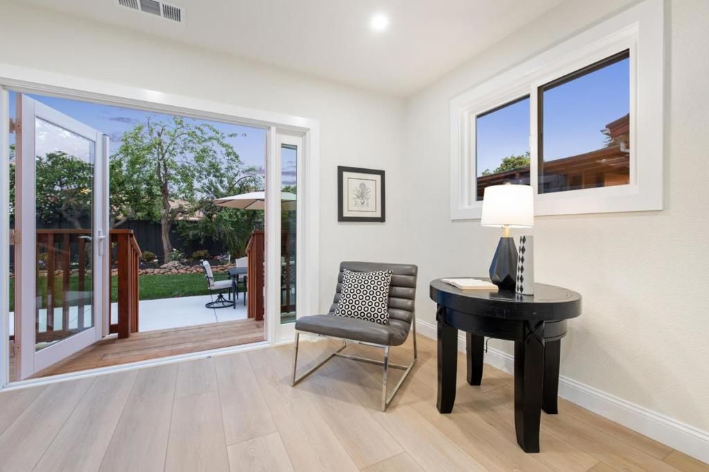 listing image 130728070514774596159