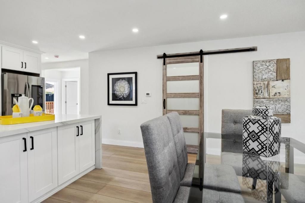 listing image 130724477028716159415