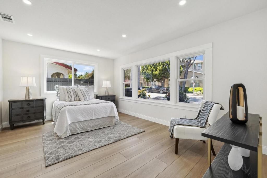 listing image 130723995796482237963