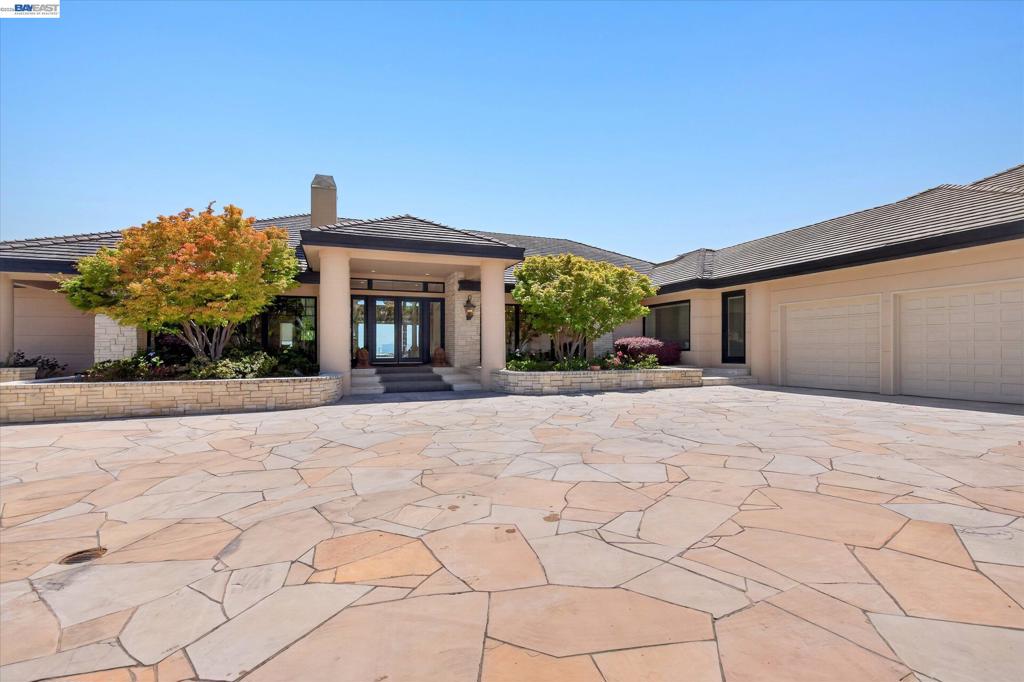 3301 Deer Hollow Dr