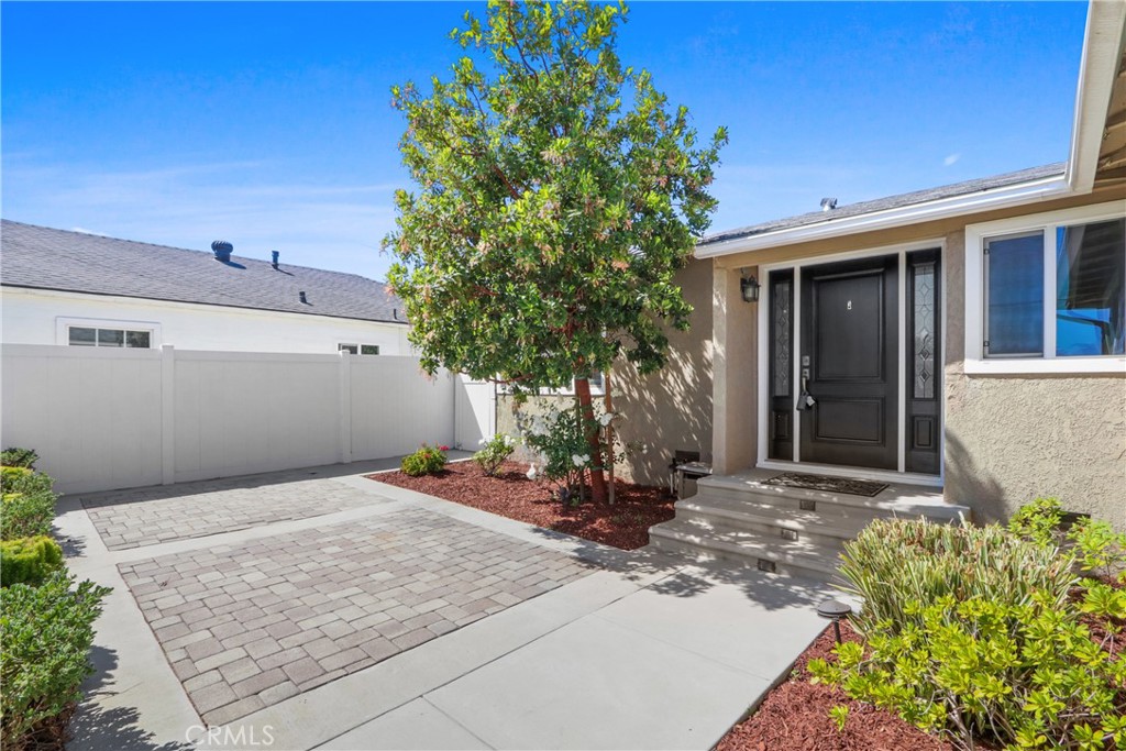 1015 E Elm Street