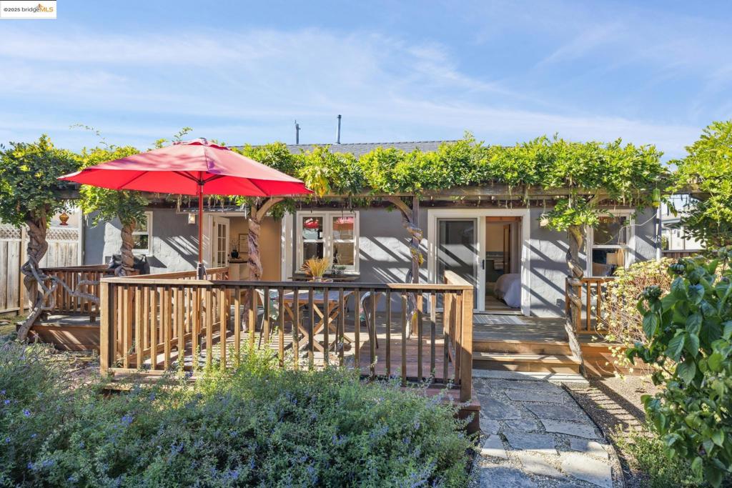 SHEFFIELD VILLAGE - Residential