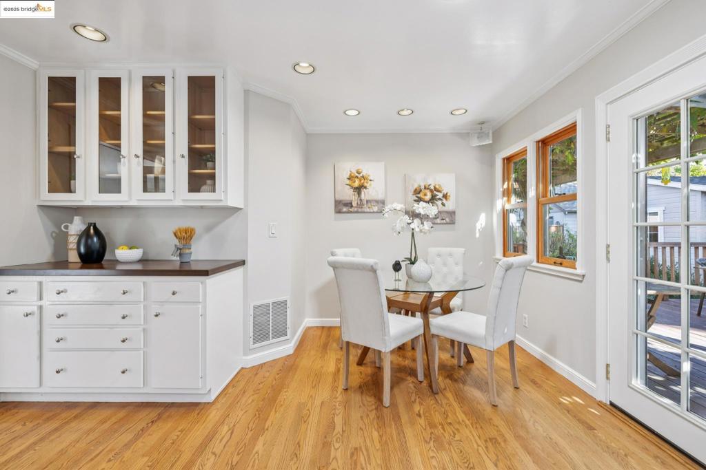 SHEFFIELD VILLAGE - Residential