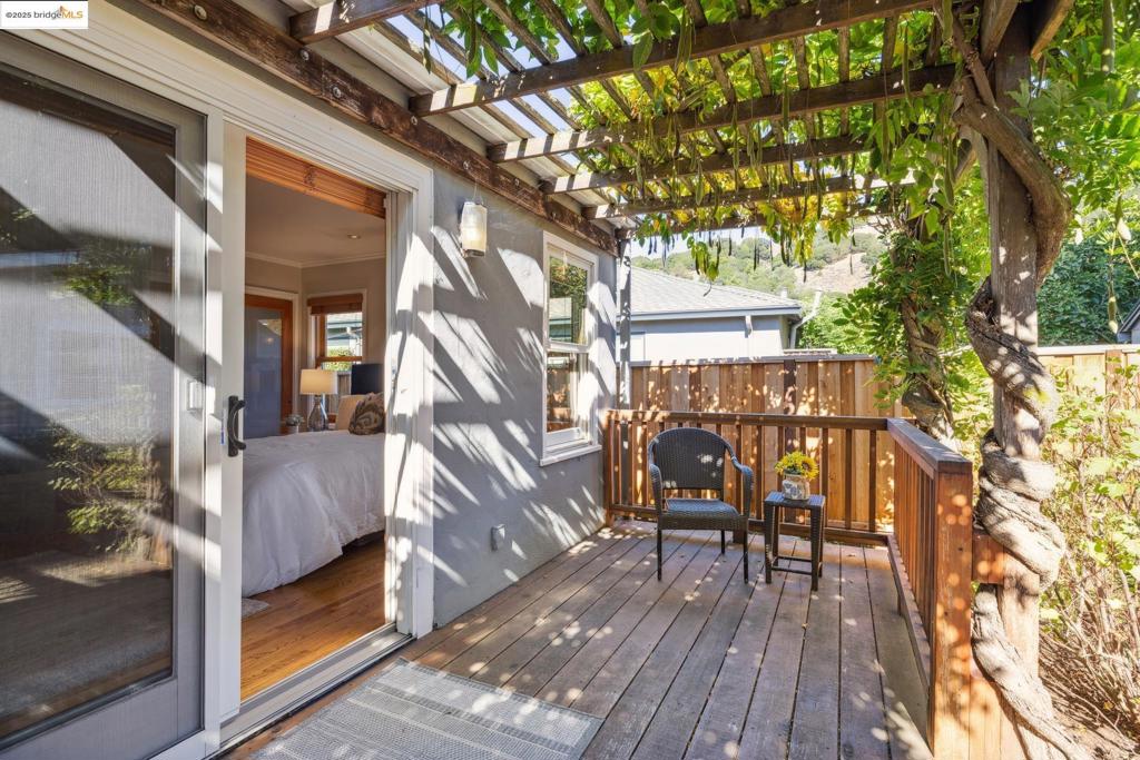 SHEFFIELD VILLAGE - Residential