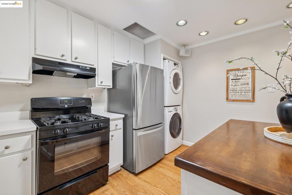 SHEFFIELD VILLAGE - Residential