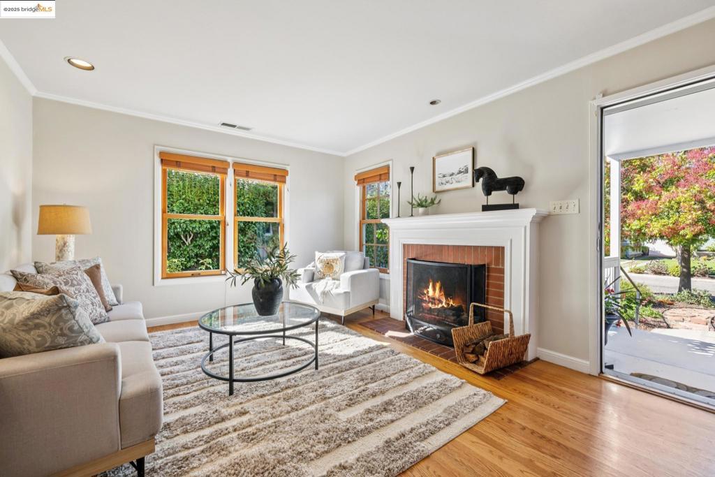 SHEFFIELD VILLAGE - Residential