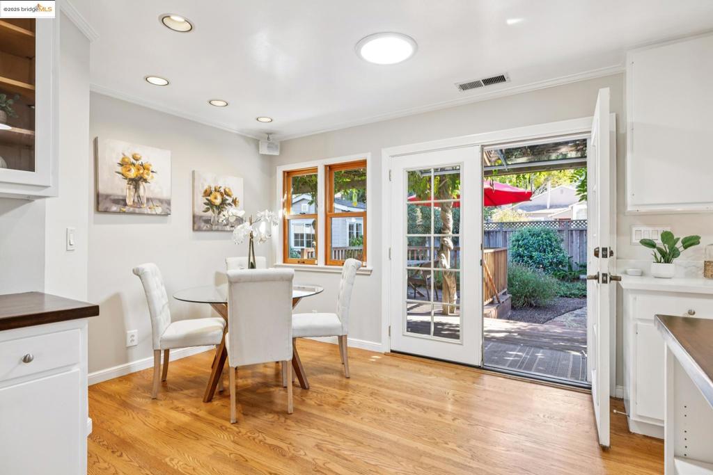 SHEFFIELD VILLAGE - Residential