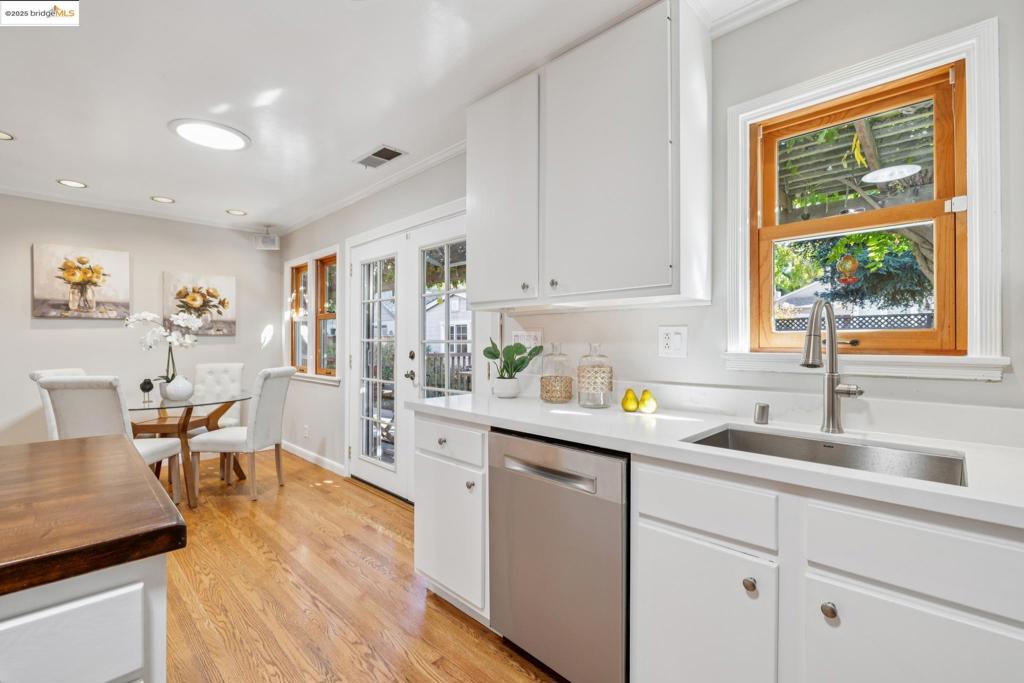 SHEFFIELD VILLAGE - Residential