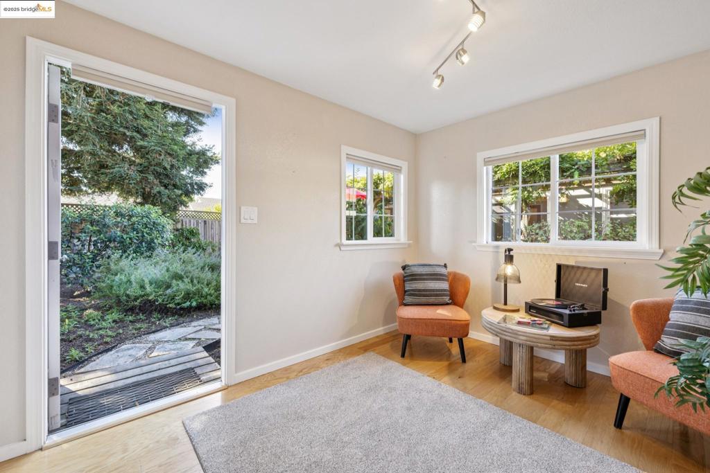 SHEFFIELD VILLAGE - Residential