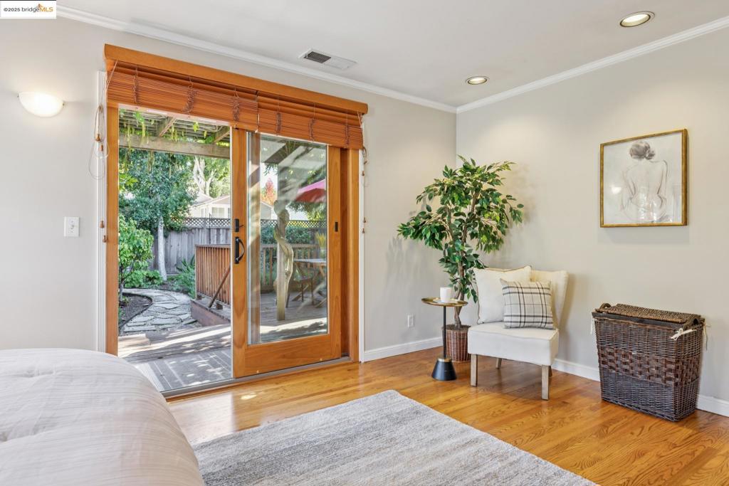 SHEFFIELD VILLAGE - Residential