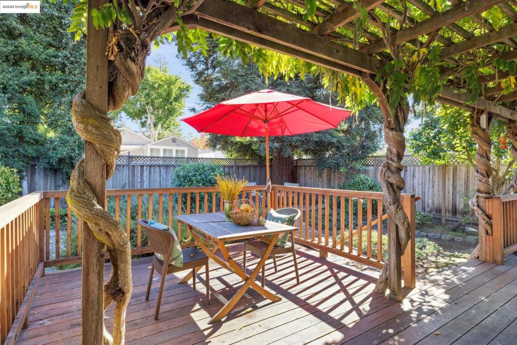 SHEFFIELD VILLAGE - Residential