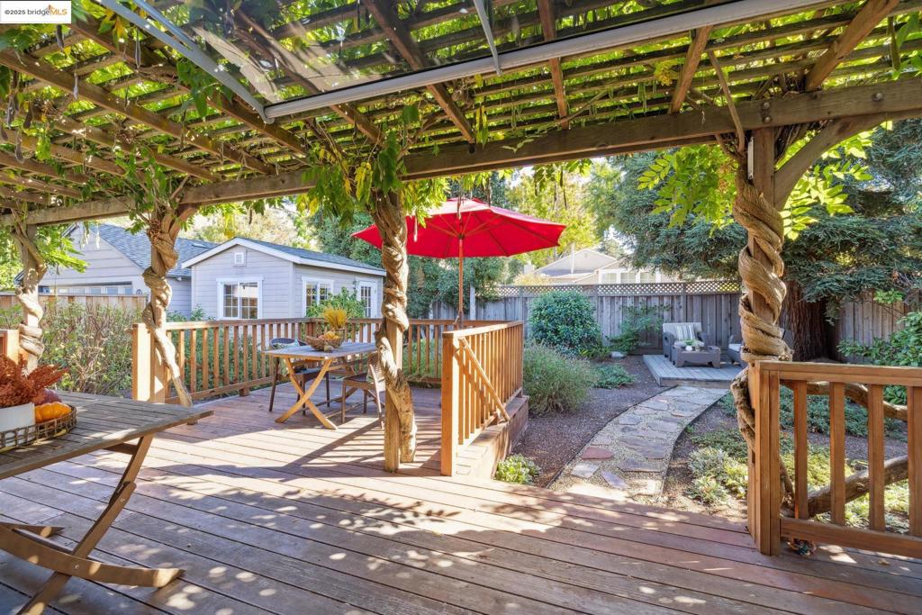 SHEFFIELD VILLAGE - Residential