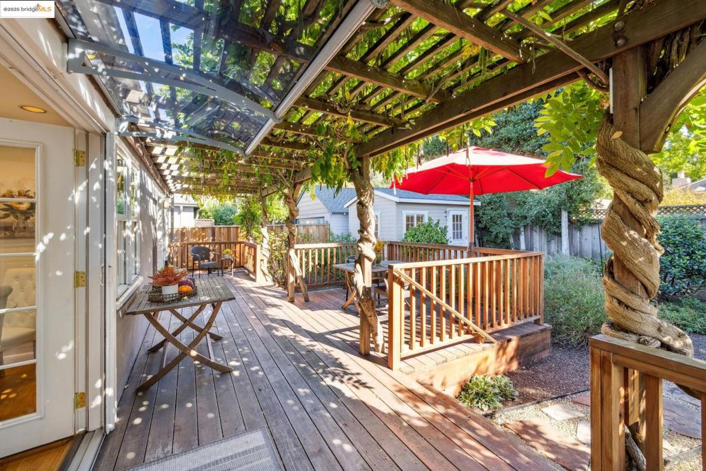 SHEFFIELD VILLAGE - Residential