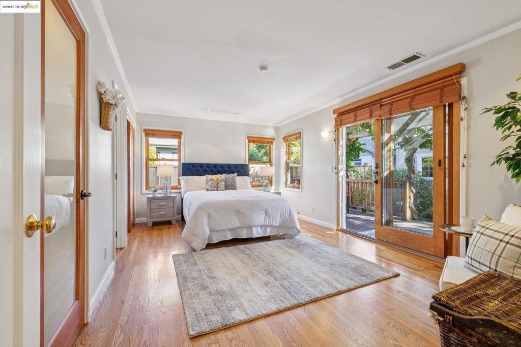 SHEFFIELD VILLAGE - Residential