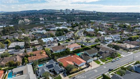 Photo of 1412 Santiago Dr Dr, Newport Beach, CA 92660 (MLS # NP26017476)