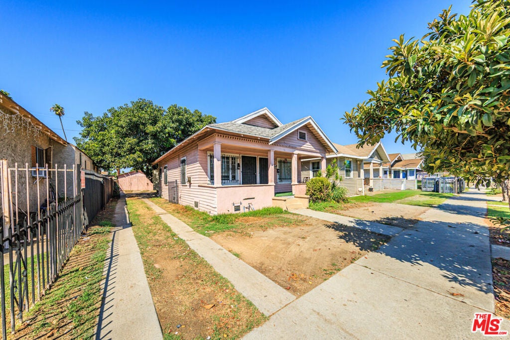 701 W Gage Avenue