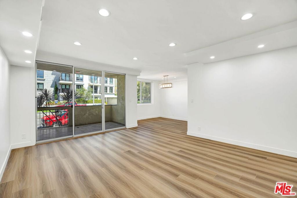 11970 Montana Avenue 110, Los Angeles CA 90049