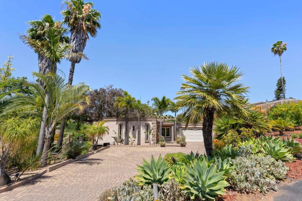 1215 Vista Grande Road