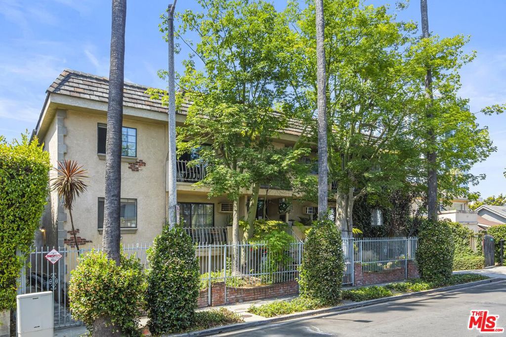 Properties 1 6040 Carlton Way