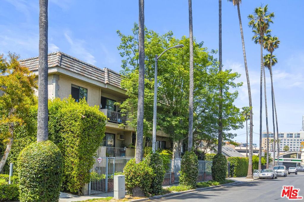 Properties 2 6040 Carlton Way
