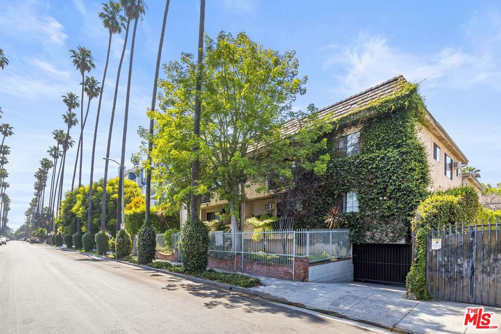 Properties 4 6040 Carlton Way