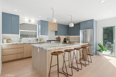 Tiny photo for 205 Vista Del Parque, Redondo Beach, CA 90277 (MLS # PW25249483)