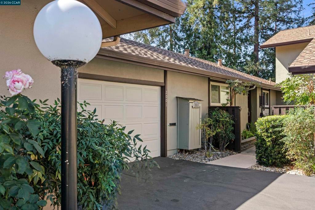 2001 Countrywood Ct
